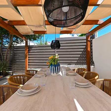בית נופש Ines With Pool By The