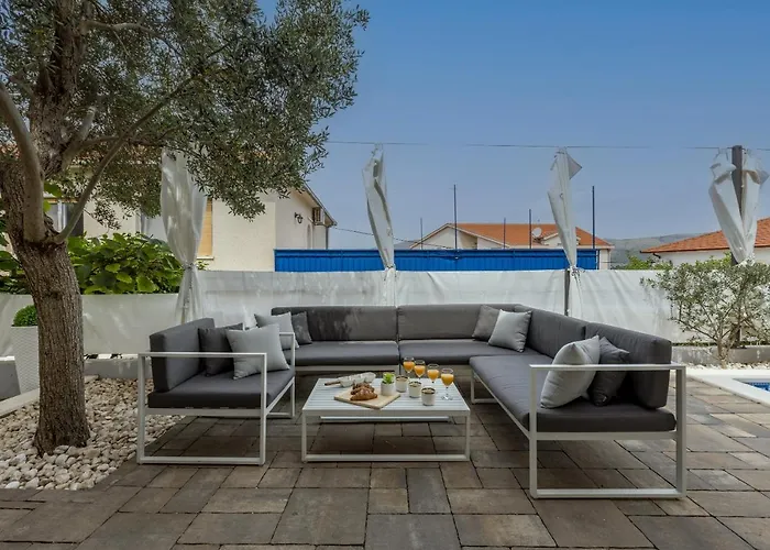 Holiday home Ines With Pool By The