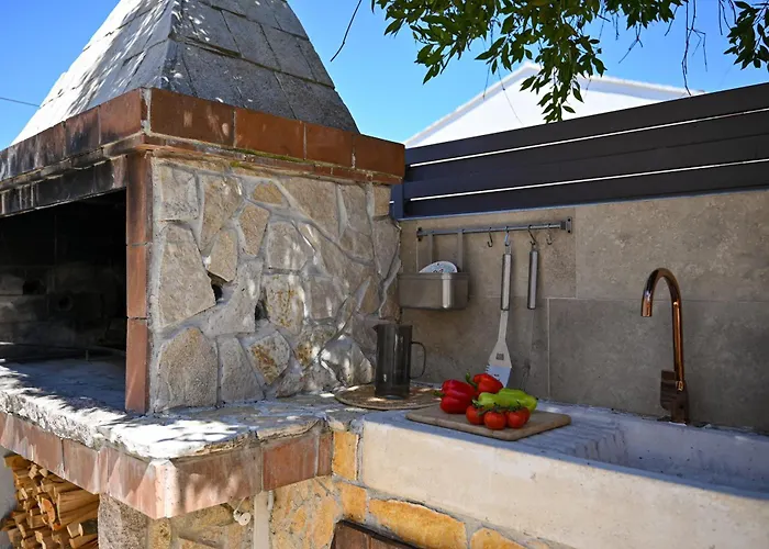 Holiday home Ines With Pool By The Trogir